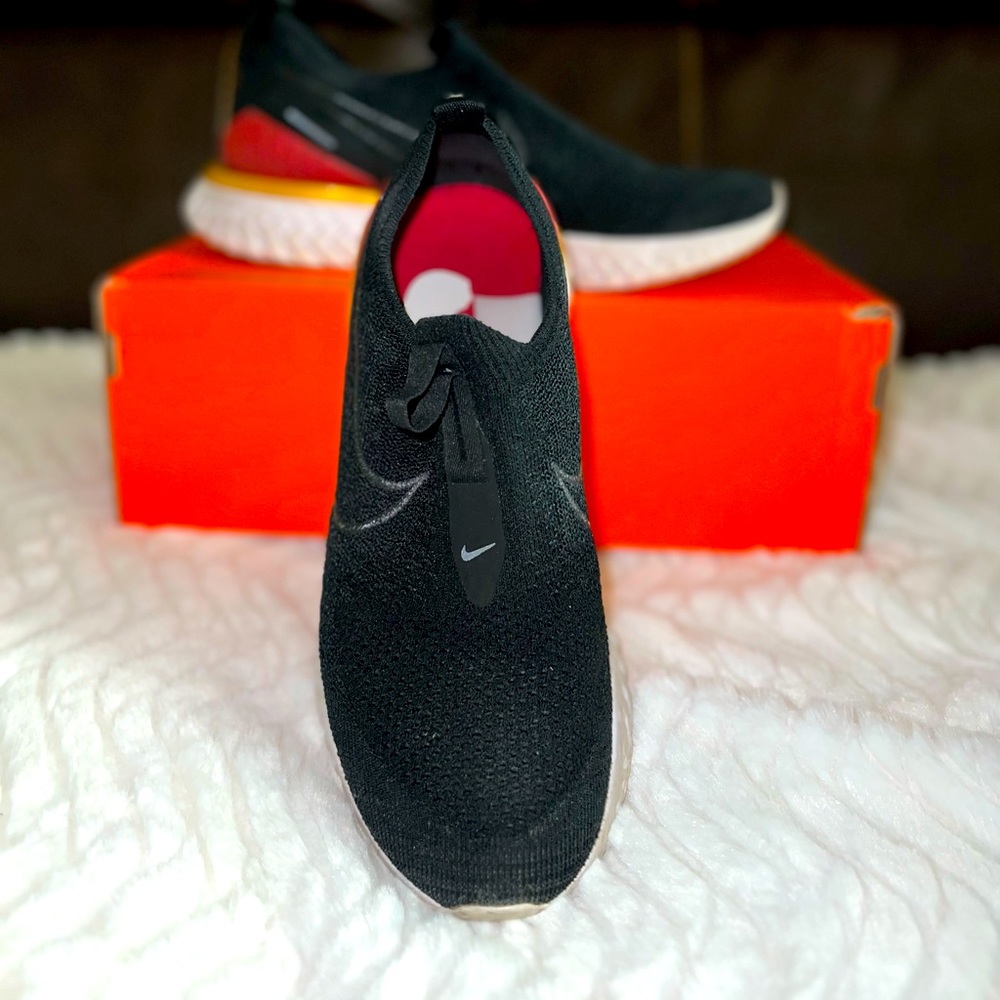 Nike Epic Phantom React FlyKnit Sz 9